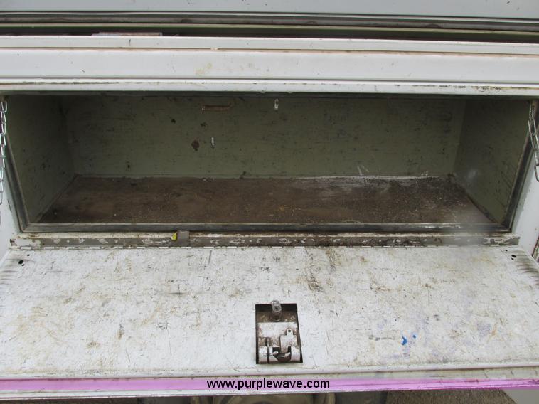 image for item F4239 1997 Ford F250 service truck