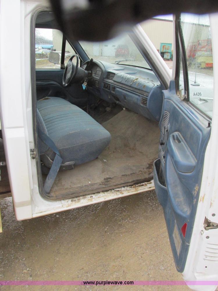image for item F4239 1997 Ford F250 service truck