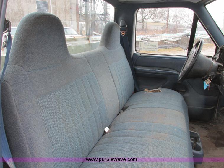 image for item F4239 1997 Ford F250 service truck