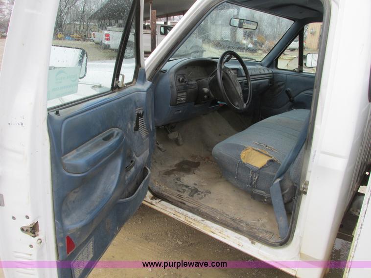 image for item F4239 1997 Ford F250 service truck