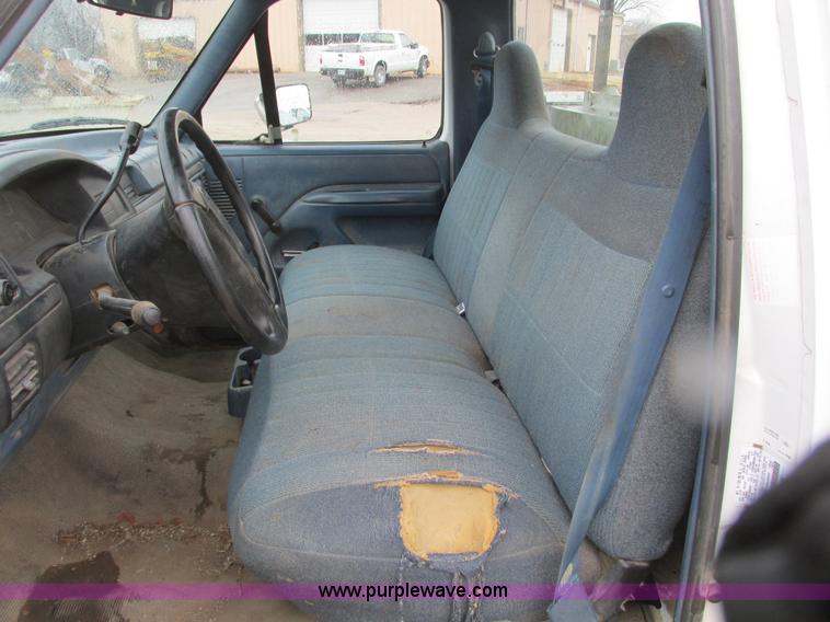 image for item F4239 1997 Ford F250 service truck