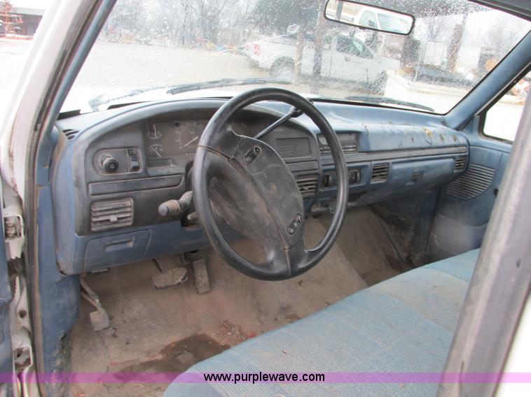 image for item F4239 1997 Ford F250 service truck