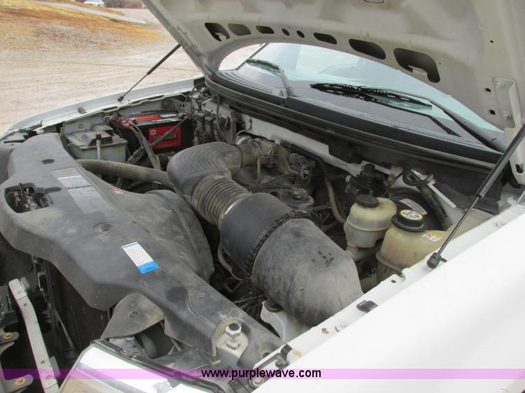 image for item F4240 2006 Ford F150 pickup truck