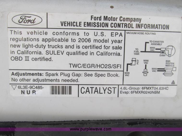 image for item F4240 2006 Ford F150 pickup truck