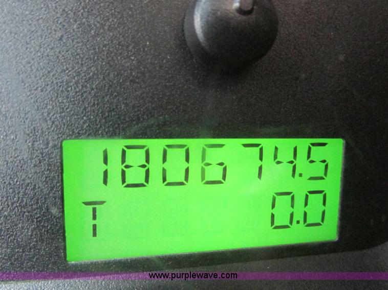 image for item F4240 2006 Ford F150 pickup truck