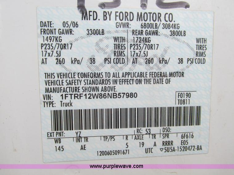 image for item F4240 2006 Ford F150 pickup truck