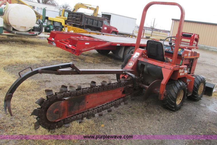 image for item F4242 1999 Ditch Witch 3700DD trencher