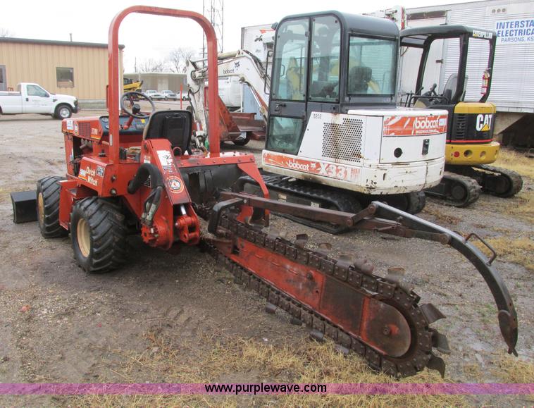 image for item F4242 1999 Ditch Witch 3700DD trencher