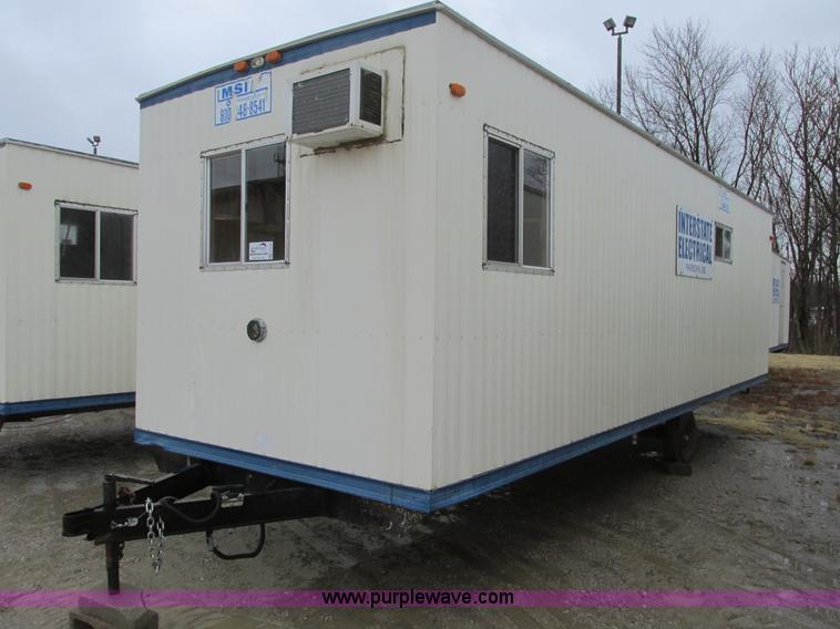image for item F4248 2005 Comb 26' single axle office trailer