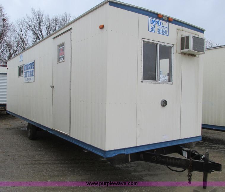 image for item F4248 2005 Comb 26' single axle office trailer