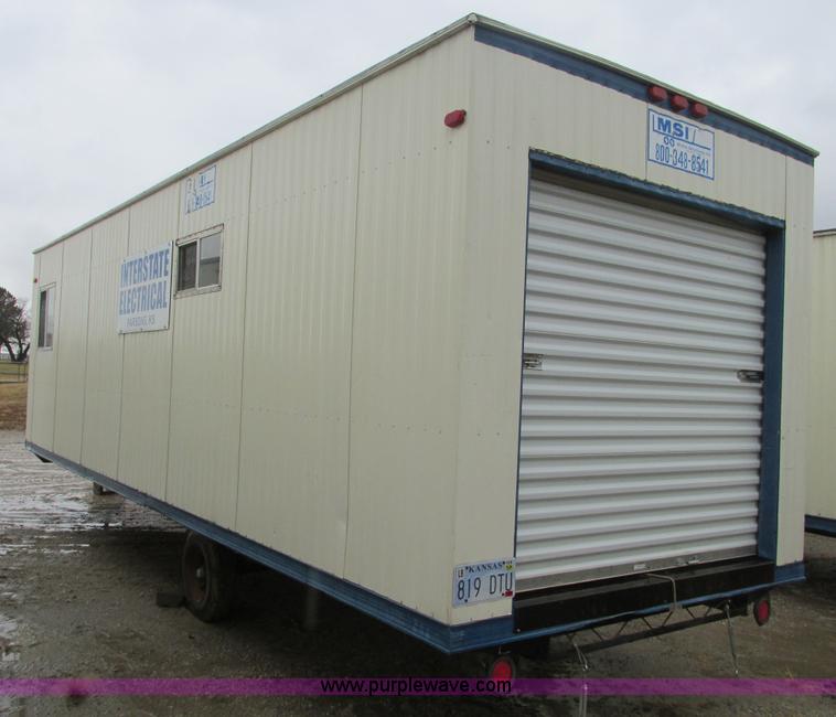 image for item F4248 2005 Comb 26' single axle office trailer