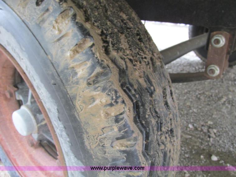 image for item F4248 2005 Comb 26' single axle office trailer