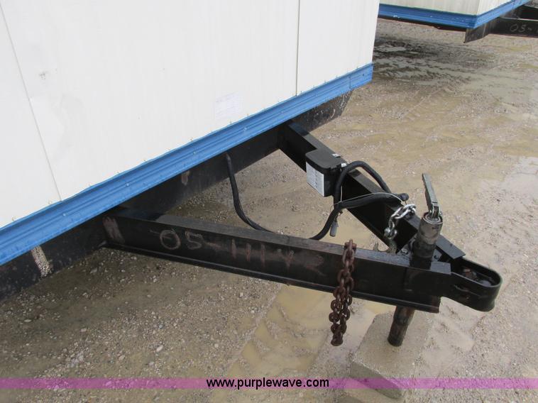 image for item F4248 2005 Comb 26' single axle office trailer