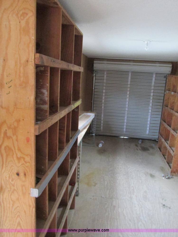 image for item F4248 2005 Comb 26' single axle office trailer