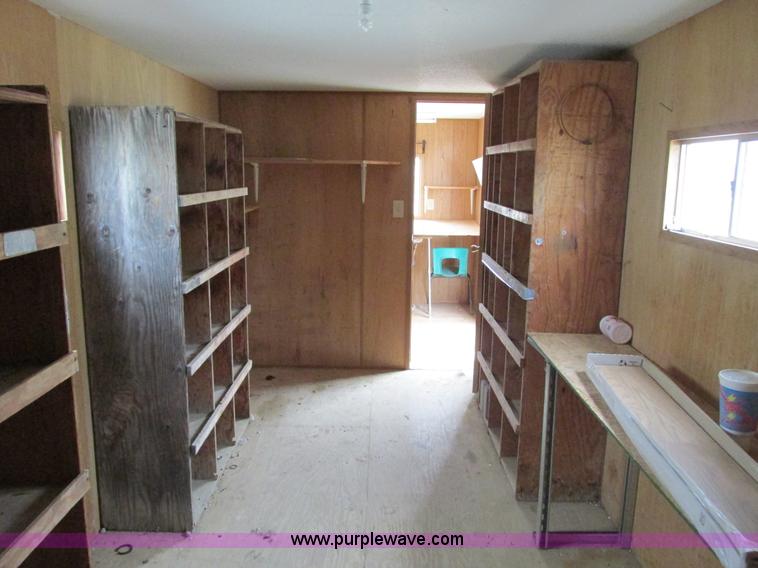 image for item F4248 2005 Comb 26' single axle office trailer