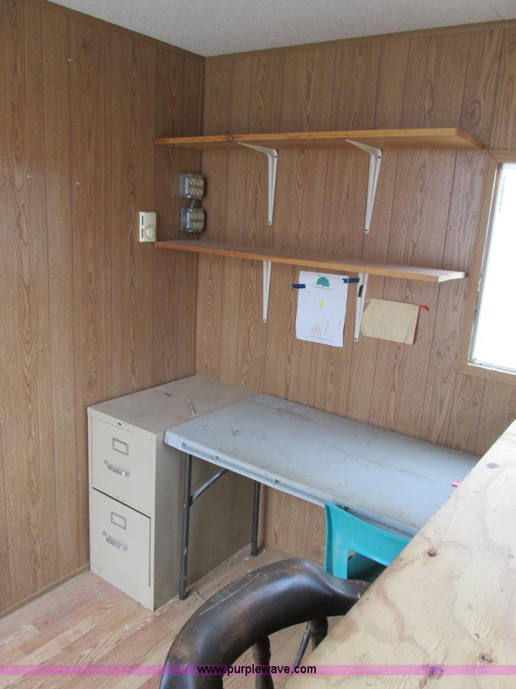 image for item F4248 2005 Comb 26' single axle office trailer