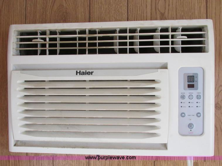 image for item F4248 2005 Comb 26' single axle office trailer