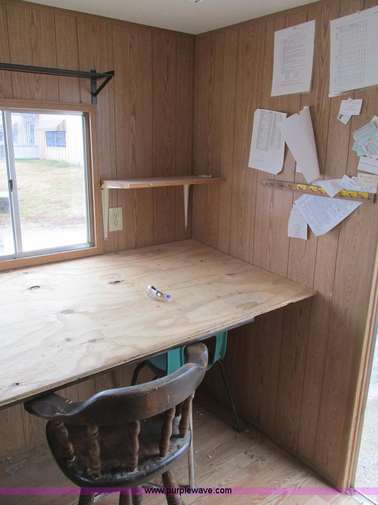 image for item F4248 2005 Comb 26' single axle office trailer