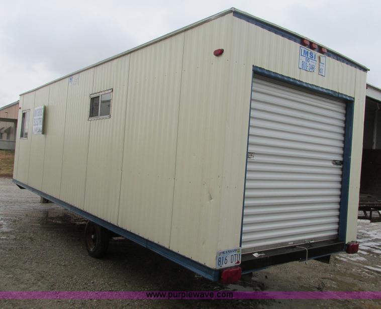 image for item F4277 2004 Comb 26' single axle office trailer