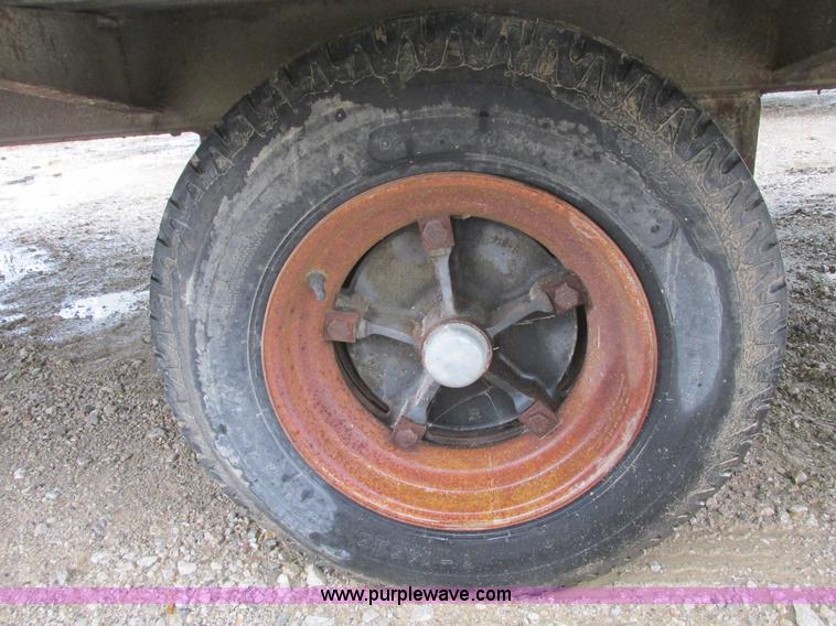 image for item F4277 2004 Comb 26' single axle office trailer