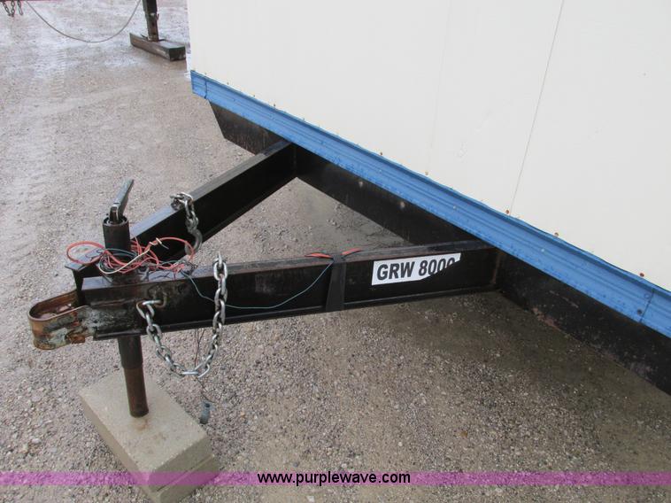 image for item F4277 2004 Comb 26' single axle office trailer