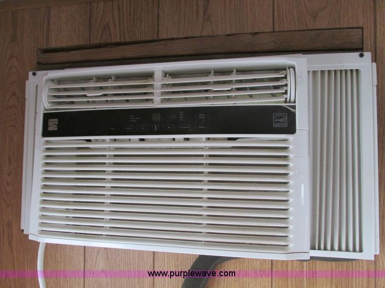 image for item F4277 2004 Comb 26' single axle office trailer