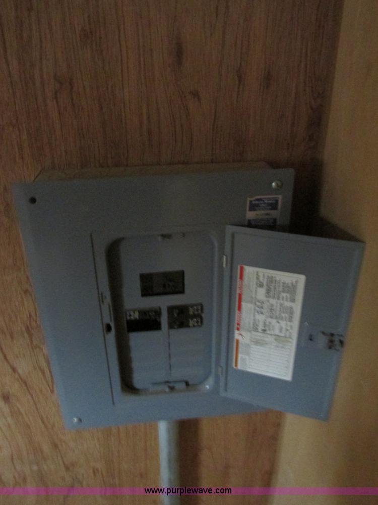 image for item F4277 2004 Comb 26' single axle office trailer