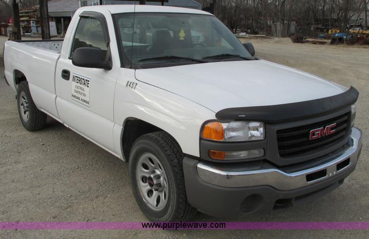 image for item F4278 2006 GMC Sierra 1500 pickup truck