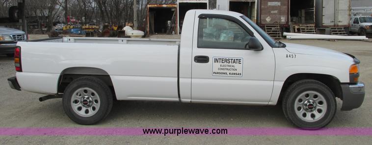 image for item F4278 2006 GMC Sierra 1500 pickup truck