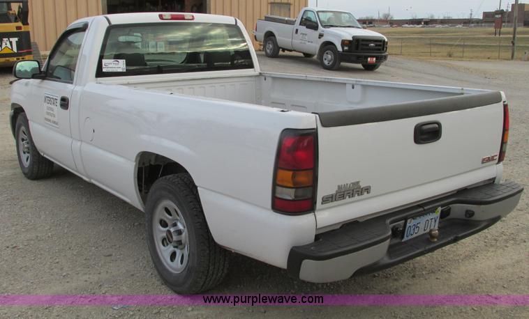 image for item F4278 2006 GMC Sierra 1500 pickup truck
