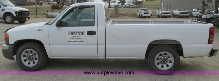 image for item F4278 2006 GMC Sierra 1500 pickup truck