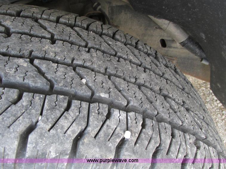 image for item F4278 2006 GMC Sierra 1500 pickup truck