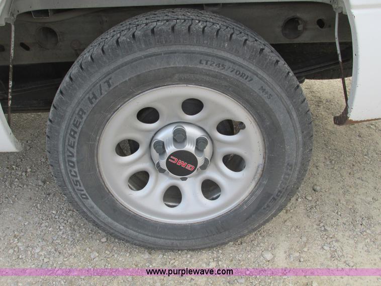 image for item F4278 2006 GMC Sierra 1500 pickup truck