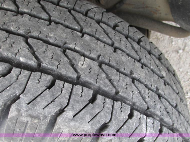 image for item F4278 2006 GMC Sierra 1500 pickup truck