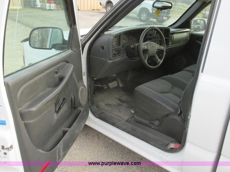 image for item F4278 2006 GMC Sierra 1500 pickup truck