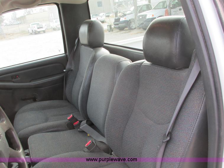 image for item F4278 2006 GMC Sierra 1500 pickup truck