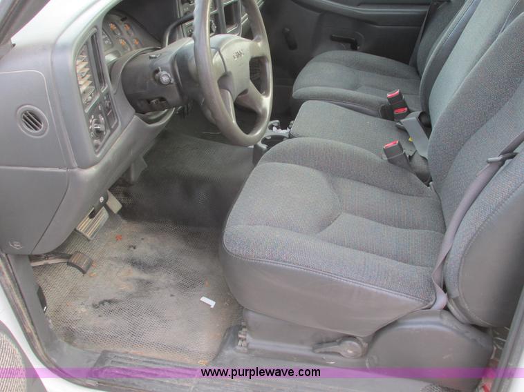 image for item F4278 2006 GMC Sierra 1500 pickup truck