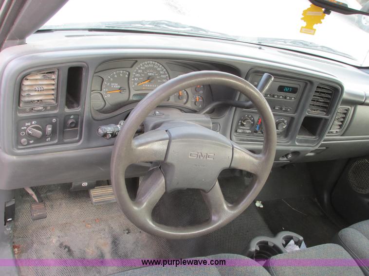 image for item F4278 2006 GMC Sierra 1500 pickup truck