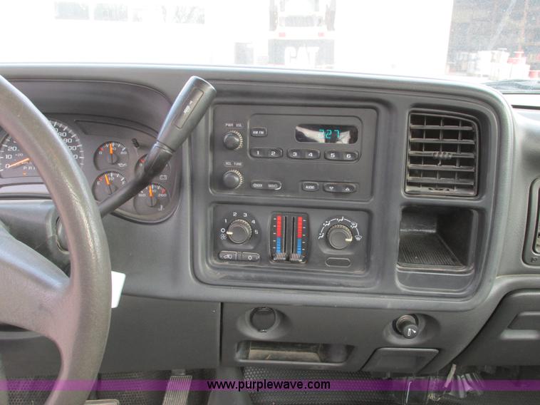 image for item F4278 2006 GMC Sierra 1500 pickup truck