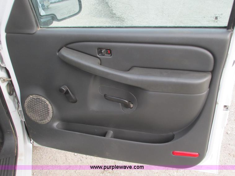 image for item F4278 2006 GMC Sierra 1500 pickup truck