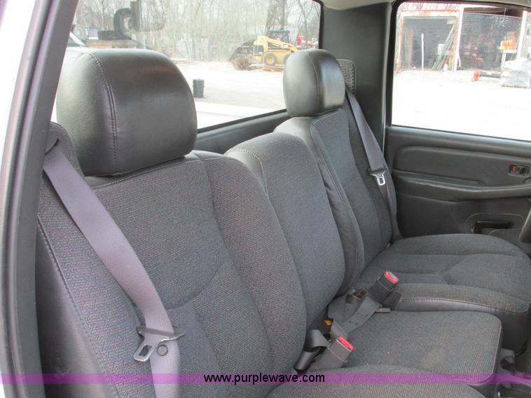 image for item F4278 2006 GMC Sierra 1500 pickup truck