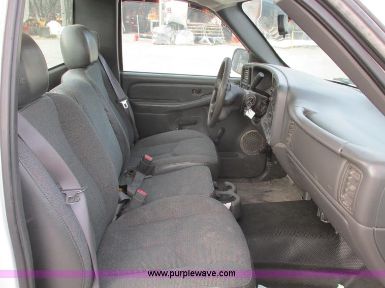 image for item F4278 2006 GMC Sierra 1500 pickup truck