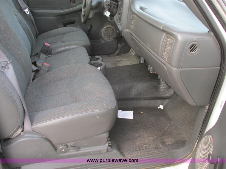 image for item F4278 2006 GMC Sierra 1500 pickup truck