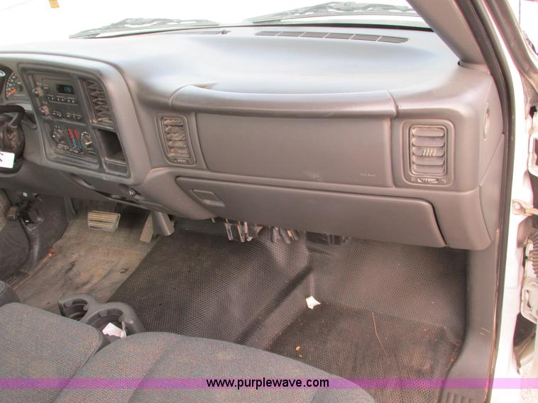 image for item F4278 2006 GMC Sierra 1500 pickup truck