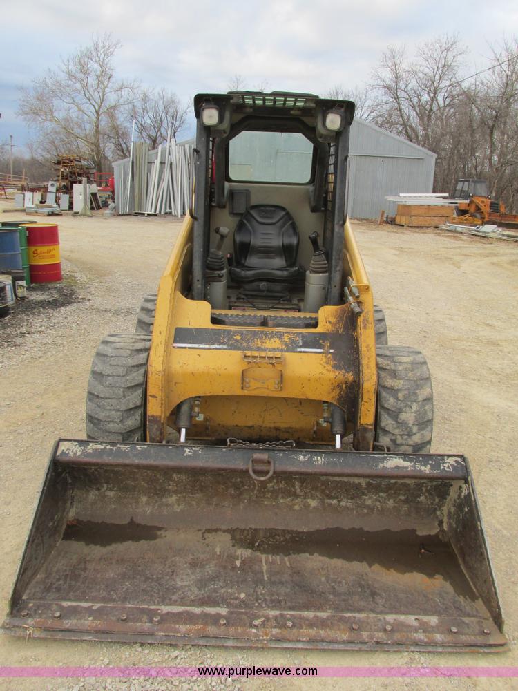 image for item F4279 2002 Caterpillar 236 skid steer