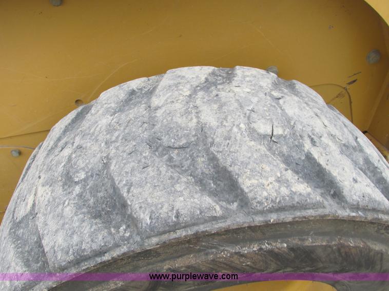 image for item F4279 2002 Caterpillar 236 skid steer