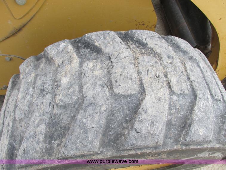 image for item F4279 2002 Caterpillar 236 skid steer