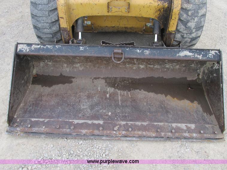 image for item F4279 2002 Caterpillar 236 skid steer