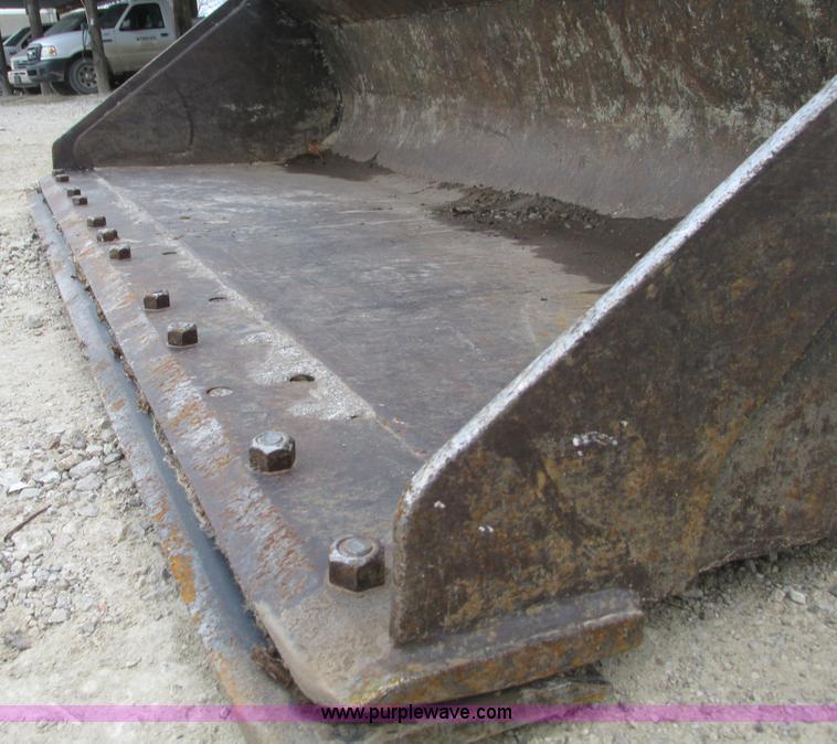 image for item F4279 2002 Caterpillar 236 skid steer