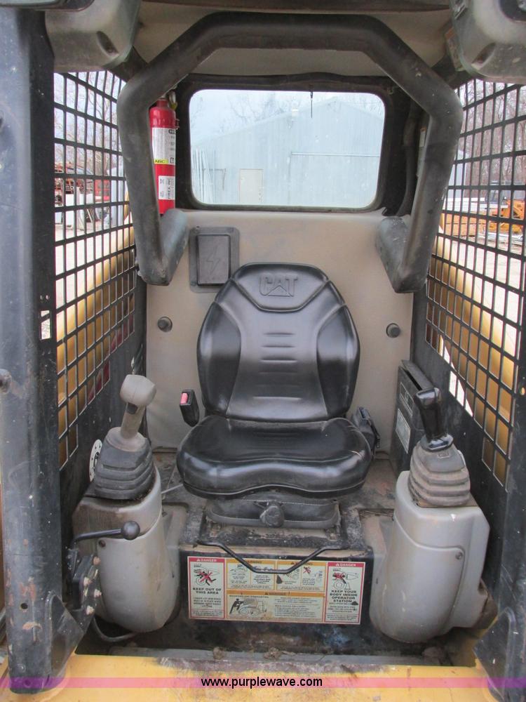 image for item F4279 2002 Caterpillar 236 skid steer
